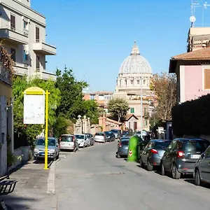  Apartment Hostme Gardenhouse Vaticano Italy